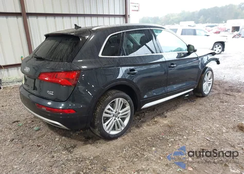2018 Audi Q5 2.0T Premium/2.0T Tech Premium z USA, uszkodzony, nr VIN WA1BNAFY5J2210607